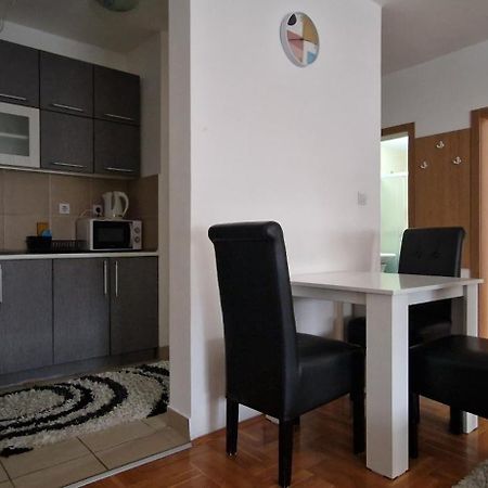 Centar S Apartment Ni Exterior foto