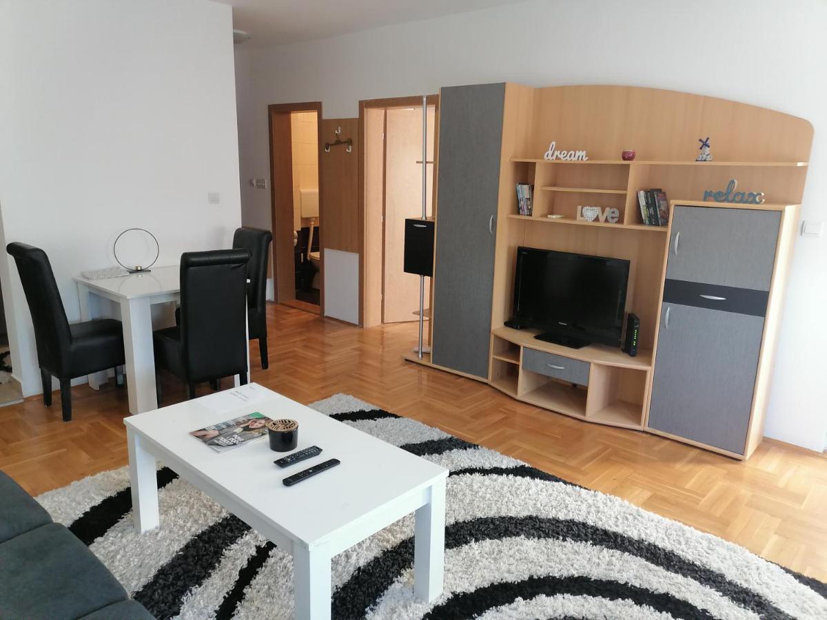 Centar S Apartment Ni Exterior foto