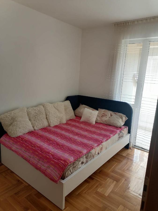 Centar S Apartment Ni Exterior foto