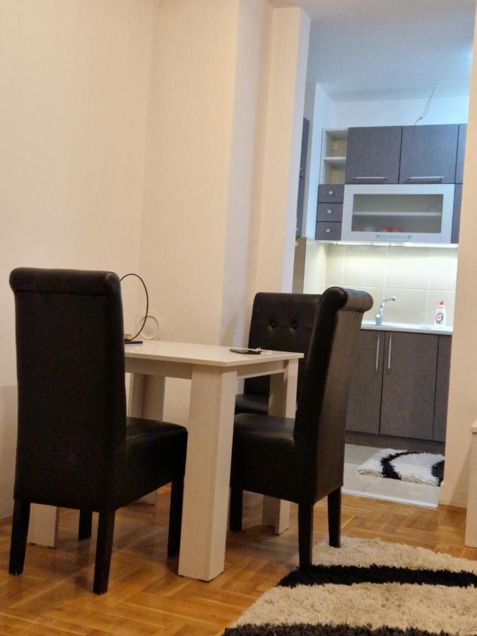 Centar S Apartment Ni Exterior foto